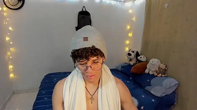 Snapshot of Tom_Blues chatting on November 27, 2025, 12:40 pm Tom Blues online show from November 27, 2025, 12:40 pm