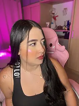 Emiily Moore1 online show from May 20, 2026, 11:44 pm