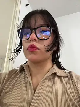 Snapshot of aliciia_23 chatting on November 6, 2025, 9:05 pm aliciia 23 online show from November 6, 2025, 9:05 pm