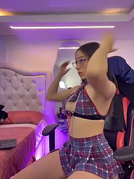 kiara velvet  online show from October 11, 2025, 3:17 am