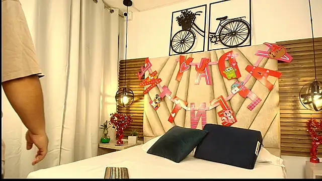 Snapshot of elizawiliamst chatting on September 17, 2025, 11:34 am elizawiliamst online show from September 17, 2025, 11:34 am