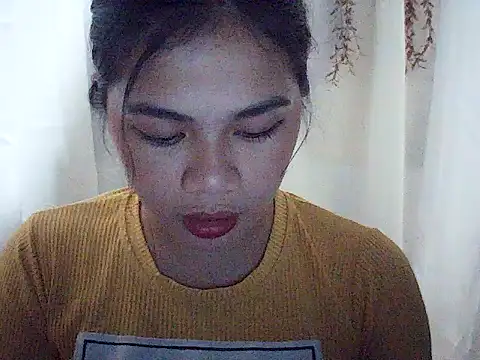 Snapshot of Zachariah_05 chatting on October 18, 2025, 5:32 am Zachariah 05 online show from October 18, 2025, 5:32 am