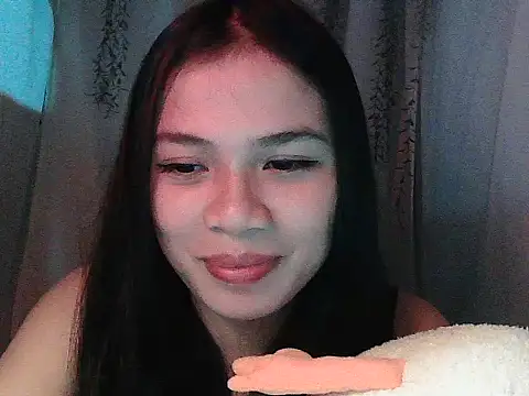 Snapshot of Zachariah_05 chatting on December 15, 2025, 12:09 pm Zachariah 05 online show from December 15, 2025, 12:09 pm