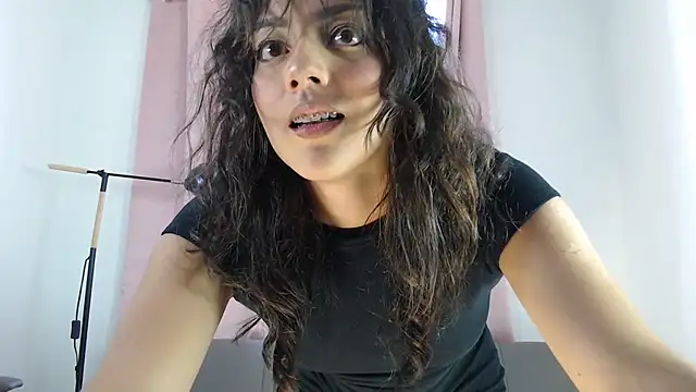 Snapshot of WendySuns_ chatting on September 13, 2025, 9:03 pm WendySuns online show from September 13, 2025, 9:03 pm