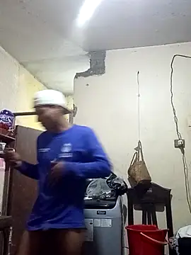 Snapshot of Bebicho14 chatting on April 8, 2026, 12:10 am Bebicho14 online show from April 8, 2026, 12:10 am