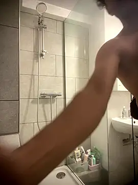 Snapshot of shiitposter_male chatting on January 7, 2026, 4:42 pm shiitposter male online show from January 7, 2026, 4:42 pm