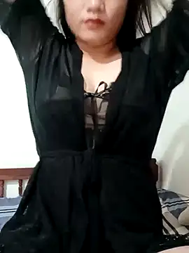 V-vivu-V online show from October 3, 2025, 8:50 pm