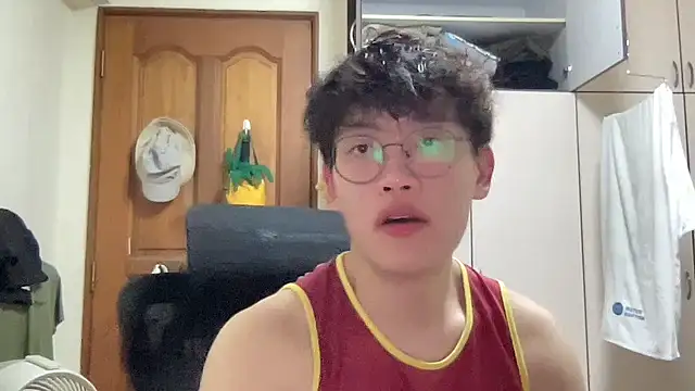 Snapshot of Passionatetwink2 chatting on February 2, 2026, 11:42 am Passionatetwink2 online show from February 2, 2026, 11:42 am