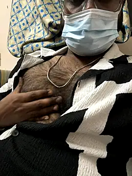 Snapshot of DJLOVE280825 chatting on January 7, 2026, 11:29 pm DJLOVE280825 online show from January 7, 2026, 11:29 pm