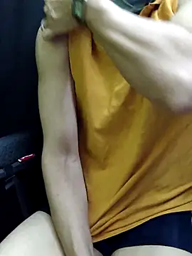 Snapshot of chocolate_alone chatting on December 17, 2025, 9:37 am chocolate alone online show from December 17, 2025, 9:37 am