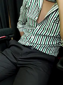 Snapshot of chocolate_alone chatting on January 6, 2026, 8:51 am chocolate alone online show from January 6, 2026, 8:51 am