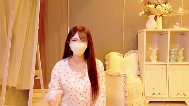 RIRI-style online show from October 19, 2025, 7:42 am