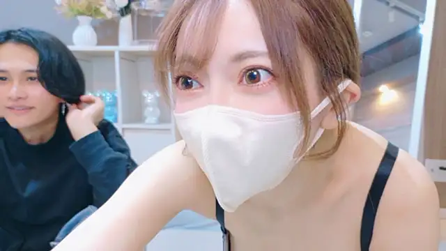 RIRI-style online show from November 22, 2025, 8:46 am