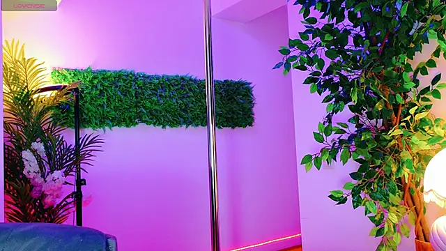 CutenessGirl online show from November 15, 2025, 8:44 am