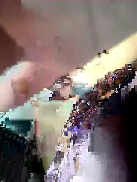 Snapshot of lauramartins7 chatting on October 22, 2025, 5:13 pm lauramartins7 online show from October 22, 2025, 5:13 pm