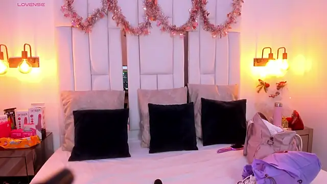 Snapshot of miyu_lu chatting on December 17, 2025, 5:08 pm miyu lu online show from December 17, 2025, 5:08 pm