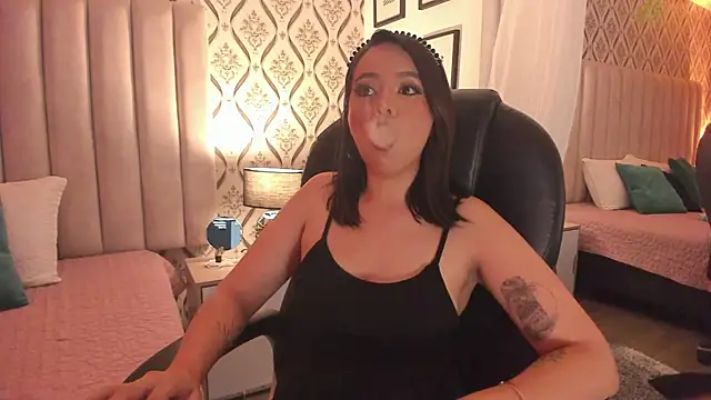 Sky Junne online show from September 9, 2025, 4:39 pm