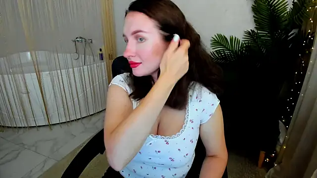 Snapshot of GlassOfLove chatting on September 12, 2025, 7:25 pm GlassOfLove online show from September 12, 2025, 7:25 pm