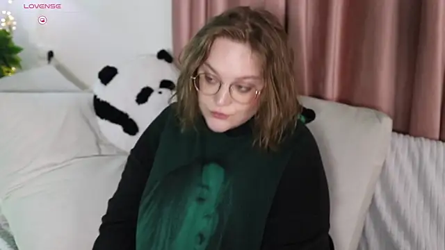 Snapshot of Alissa_S chatting on March 18, 2025, 11:19 am Alissa S online show from March 18, 2025, 11:19 am