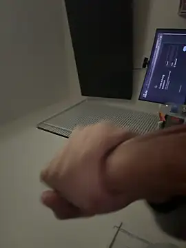 lionr0660 online show from November 11, 2025, 11:16 pm