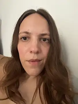 Snapshot of lauflor chatting on February 12, 2026, 12:22 pm lauflor online show from February 12, 2026, 12:22 pm