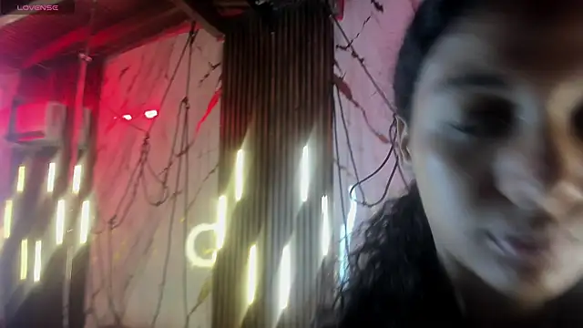 VictoriaDuart online show from November 1, 2025, 8:11 pm