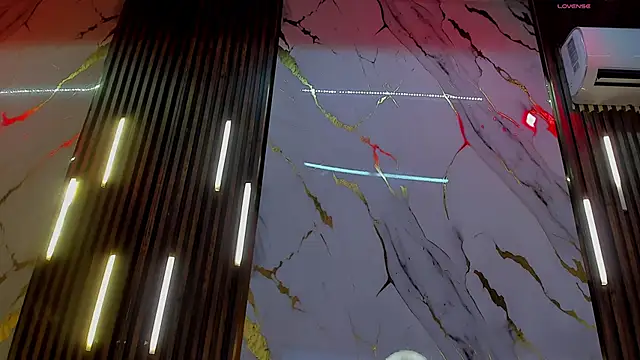 VictoriaDuart online show from December 17, 2025, 7:53 pm