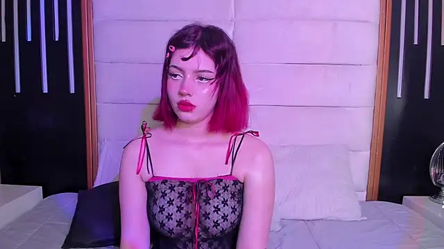 Snapshot of RebecaSnow chatting on November 11, 2025, 10:10 pm RebecaSnow online show from November 11, 2025, 10:10 pm