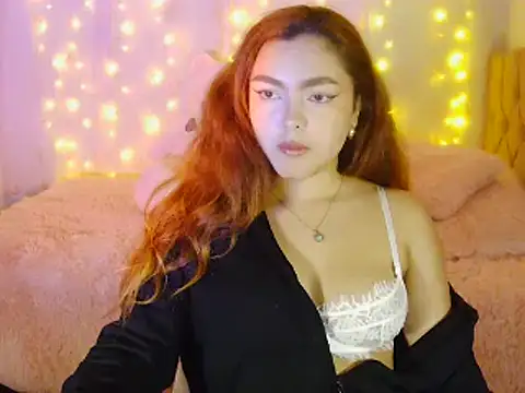rosegoldseraphine8 online show from October 4, 2025, 9:29 am