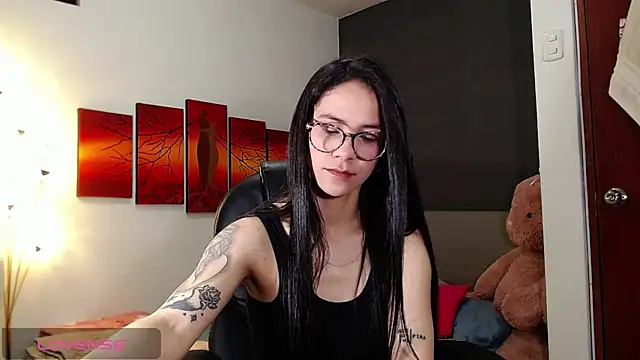 Ashley olivares online show from November 2, 2025, 8:33 pm