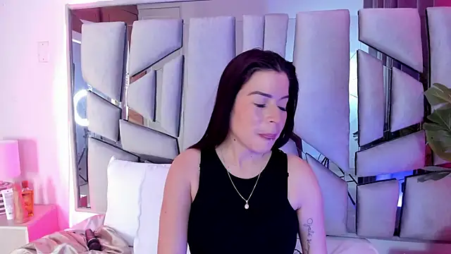  valeria saenz  online show from October 3, 2025, 2:52 am