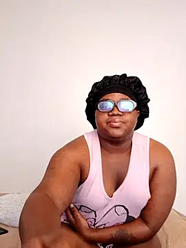 Snapshot of Gyminae chatting on November 14, 2025, 6:23 am Gyminae online show from November 14, 2025, 6:23 am