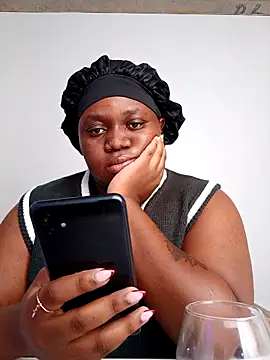 Snapshot of Gyminae chatting on November 20, 2025, 12:05 pm Gyminae online show from November 20, 2025, 12:05 pm