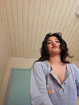 Snapshot of Hellenlin chatting on October 15, 2025, 5:57 pm Hellenlin online show from October 15, 2025, 5:57 pm