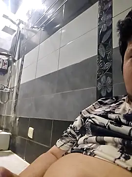 Snapshot of jedoo1213 chatting on October 30, 2025, 5:24 pm jedoo1213 online show from October 30, 2025, 5:24 pm