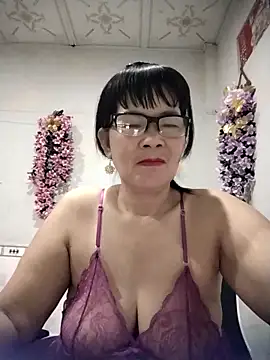 Snapshot of Ki_xxx chatting on October 28, 2025, 3:04 pm Ki xxx online show from October 28, 2025, 3:04 pm