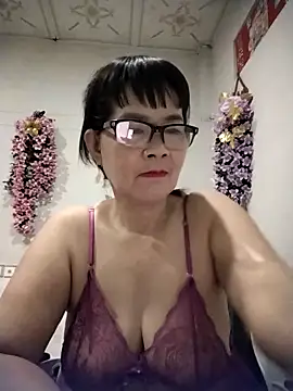 Snapshot of Ki_xxx chatting on November 6, 2025, 9:37 pm Ki xxx online show from November 6, 2025, 9:37 pm