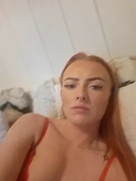 Snapshot of RedHeadRoxyUK chatting on October 15, 2025, 10:59 am RedHeadRoxyUK online show from October 15, 2025, 10:59 am