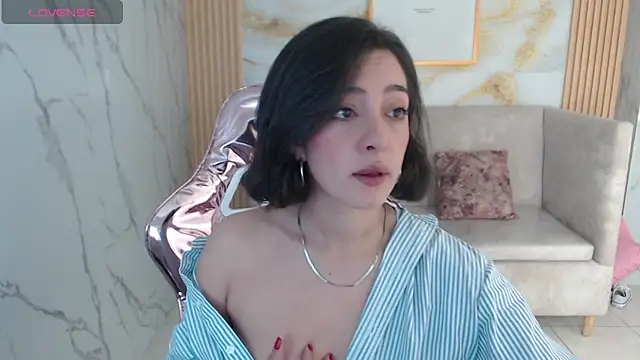 Snapshot of sara_lopez_s chatting on October 8, 2025, 2:04 pm sara lopez s online show from October 8, 2025, 2:04 pm