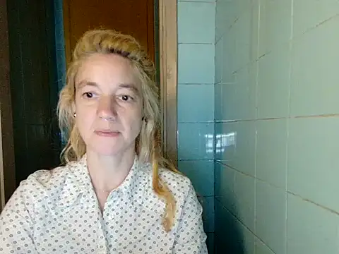 Snapshot of Senhoritajesus42 chatting on March 10, 2026, 12:10 pm Senhoritajesus42 online show from March 10, 2026, 12:10 pm