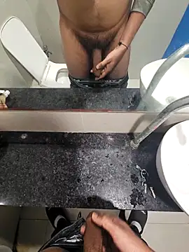 Snapshot of Gamecoc chatting on December 18, 2025, 5:35 am Gamecoc online show from December 18, 2025, 5:35 am