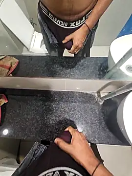 Snapshot of Gamecoc chatting on December 19, 2025, 10:33 am Gamecoc online show from December 19, 2025, 10:33 am