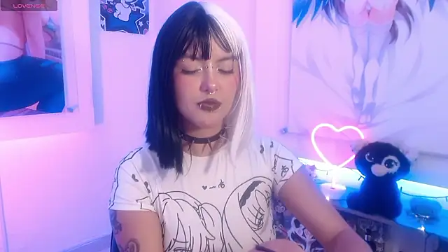 lil candy77 online show from March 8, 2026, 12:20 pm