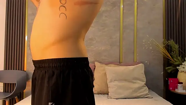 Snapshot of NikoStone_ chatting on October 23, 2025, 4:23 am NikoStone online show from October 23, 2025, 4:23 am