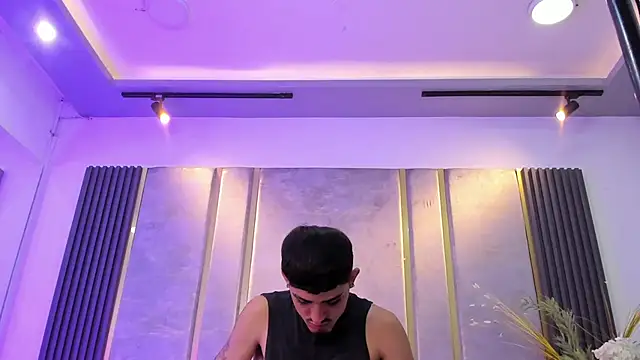 Snapshot of NikoStone_ chatting on November 8, 2025, 4:34 am NikoStone online show from November 8, 2025, 4:34 am