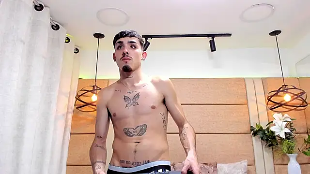 Snapshot of NikoStone_ chatting on November 27, 2025, 1:29 am NikoStone online show from November 27, 2025, 1:29 am