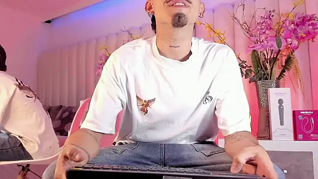 NikoStone  online show from April 16, 2026, 1:50 am