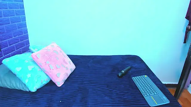 Cora 222 online show from December 14, 2025, 12:10 pm