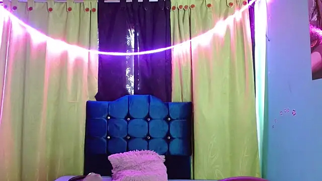 canelasexy 1 online show from November 19, 2025, 7:58 pm