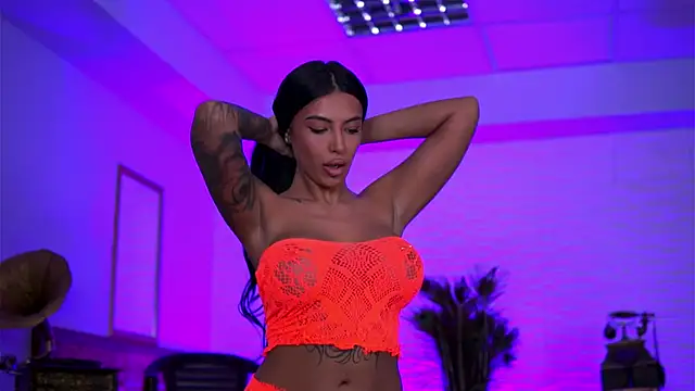 Snapshot of AishaaDevoe chatting on January 8, 2026, 8:11 pm AishaaDevoe online show from January 8, 2026, 8:11 pm